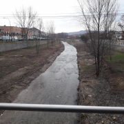 Imagen actual del cauce del Cidacos a su paso por Autol.