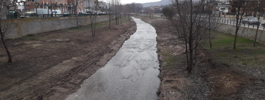 Imagen actual del cauce del Cidacos a su paso por Autol.