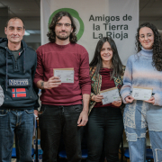 Ganadores del concurso y dos de los jueces
